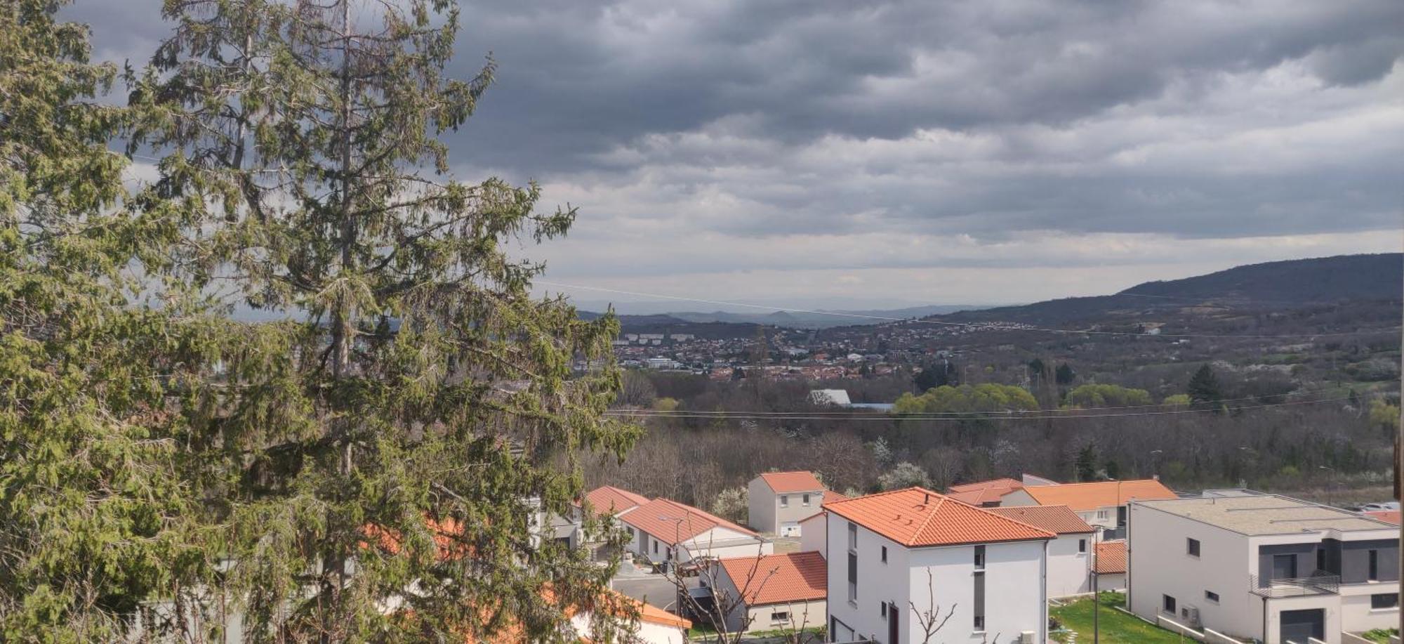 Le 135, Logement Spacieux Entre Ville Et Volcans Ceyrat Exterior photo